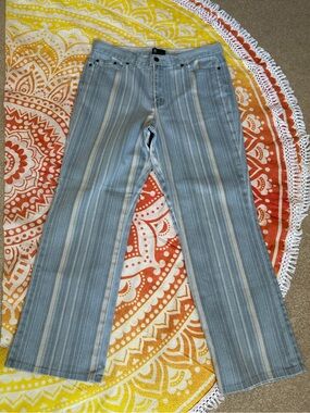 Vintage - New York & Company Light Blue / Ivory wide leg Jeans 👖